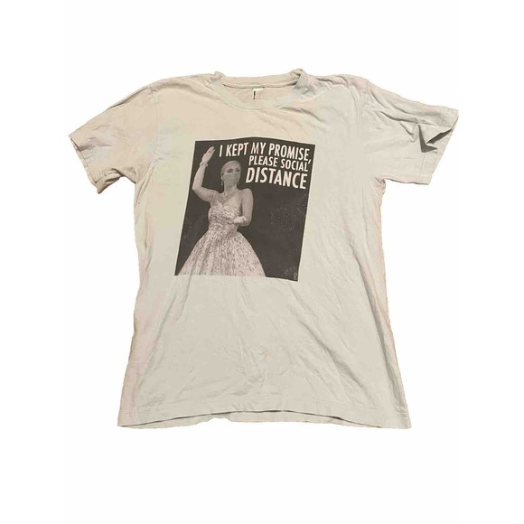 Patti LuPone Keep Your Distance Mask Evita T-shirt - Picture 1 of 3
